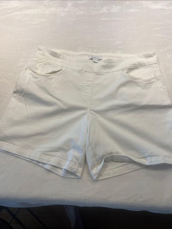 Liz Claiborne Pants - Liz Claiborne White Pull-On Bermuda Shorts